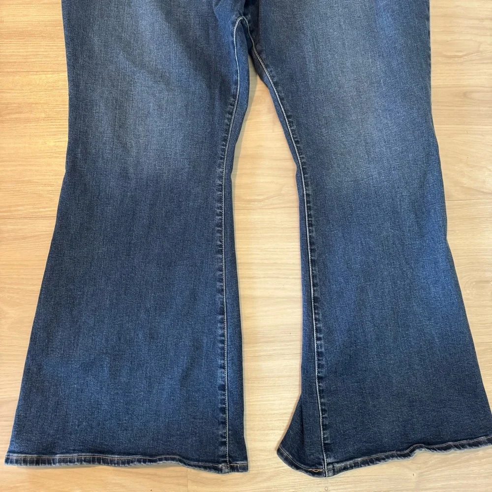 Abercrombie & Fitch curve love high rise blue flare jeans plus size 24 short